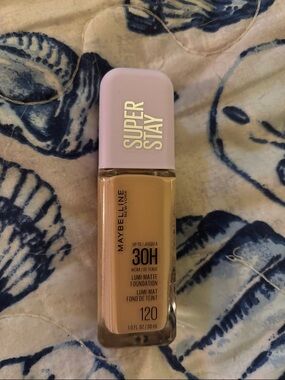 Maybelline Super Stay Foundation - Shade 120 Light Beige with Pink Cap